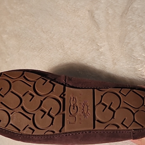 Slippers - Picture 3 of 4